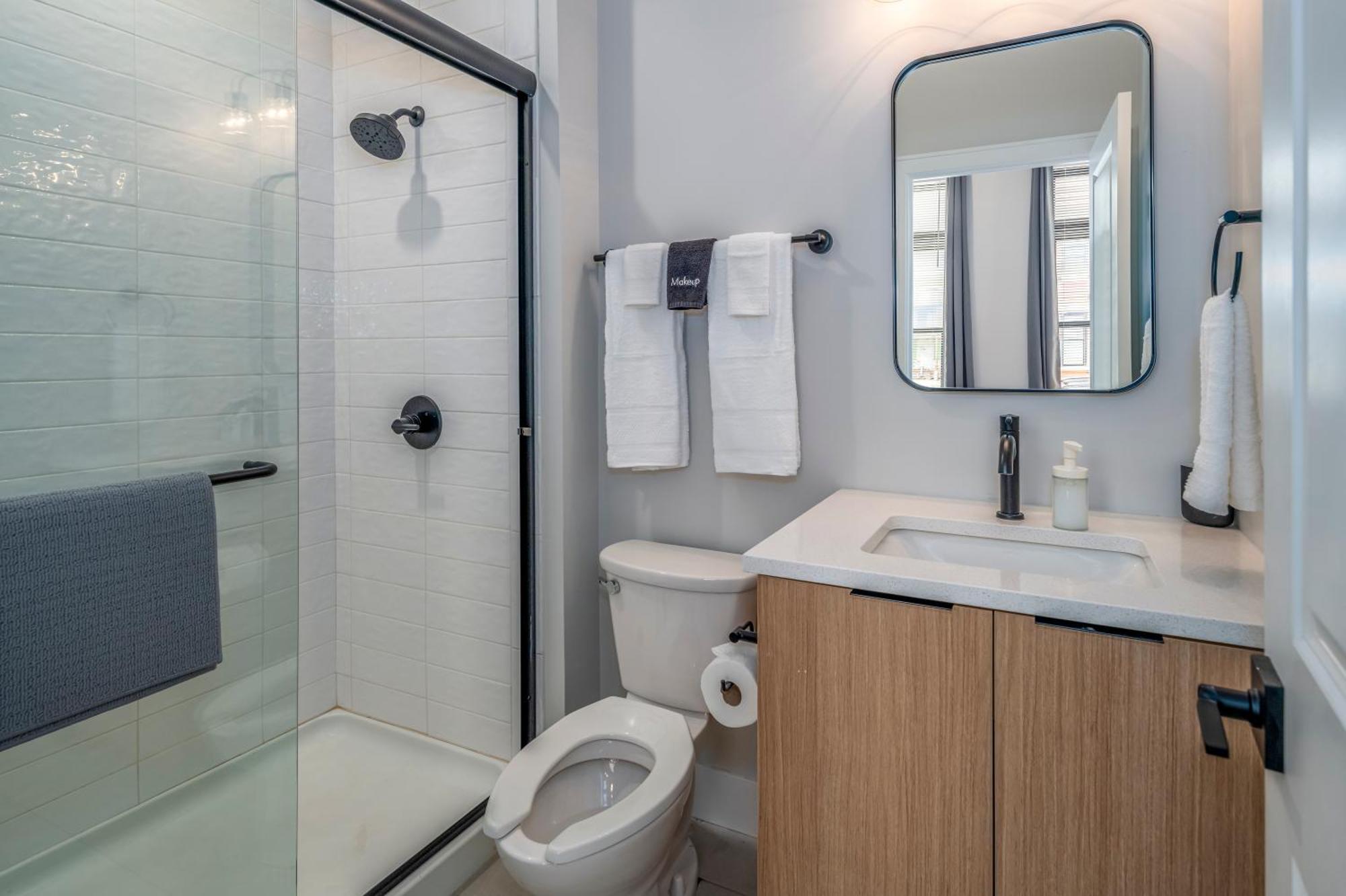 Prime Otr, 3 Lux Queen Beds, Two 55In Tvs, Steps To Tql, Findlay Market, Light Rail, Fast Wifi ซินซินแนติ ภายนอก รูปภาพ