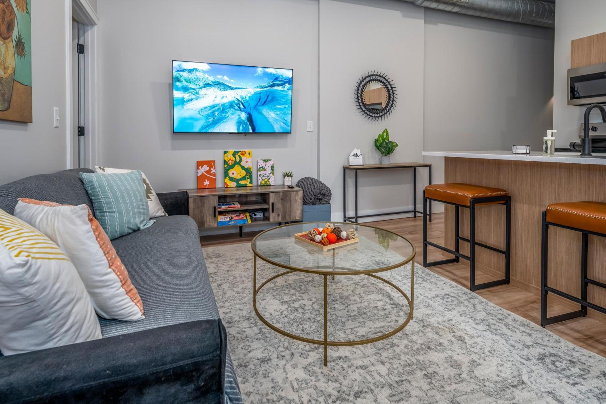 Prime Otr, 3 Lux Queen Beds, Two 55In Tvs, Steps To Tql, Findlay Market, Light Rail, Fast Wifi ซินซินแนติ ภายนอก รูปภาพ