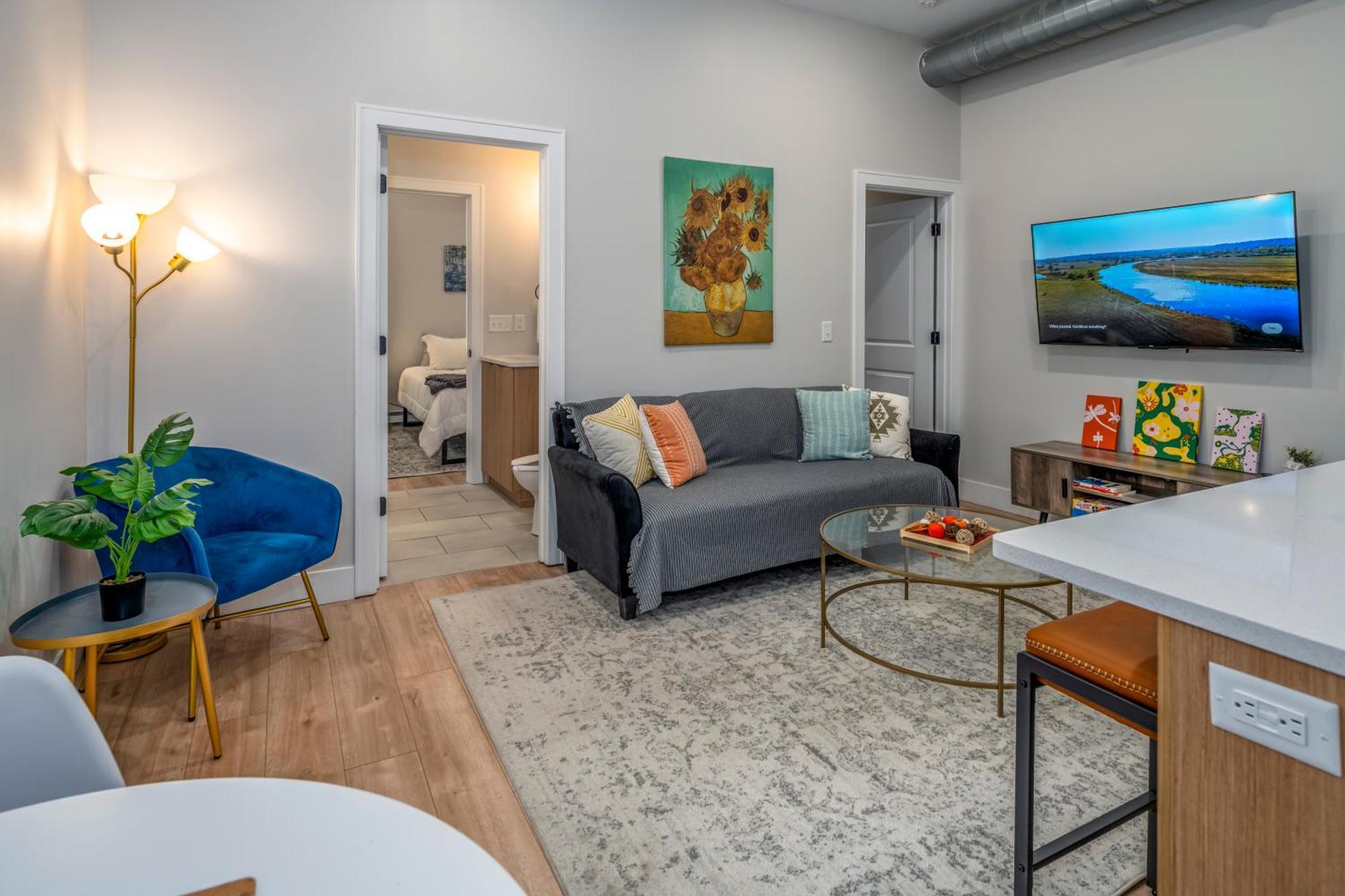 Prime Otr, 3 Lux Queen Beds, Two 55In Tvs, Steps To Tql, Findlay Market, Light Rail, Fast Wifi ซินซินแนติ ภายนอก รูปภาพ